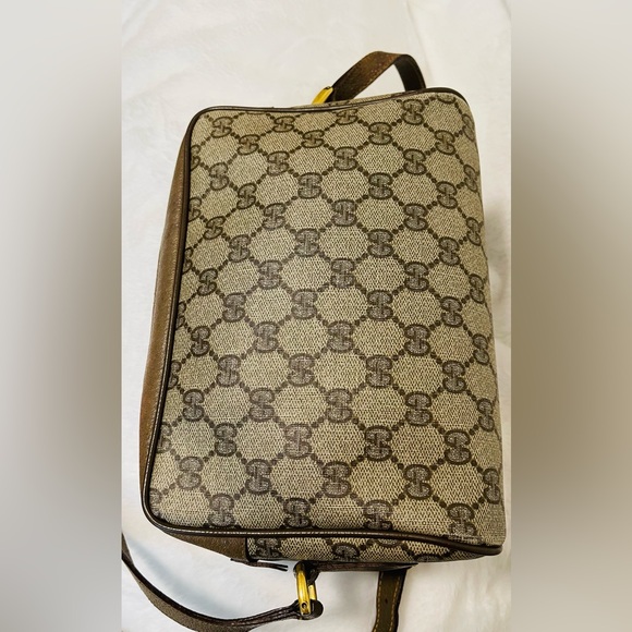 Gucci Vintage comes with flaws crossbody - Picture 4 of 14